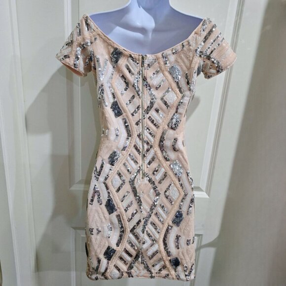 Forever 21 ✦ Sequin Bodycon Dress ✦ Off-Shoulder Peach & Silver Size S NWOT - Picture 5 of 16